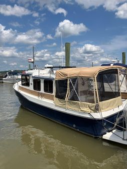 Ranger Tugs R-27 image