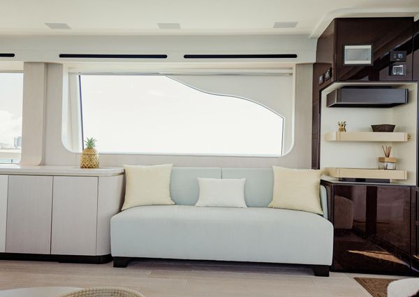 Azimut 78 Flybridge image