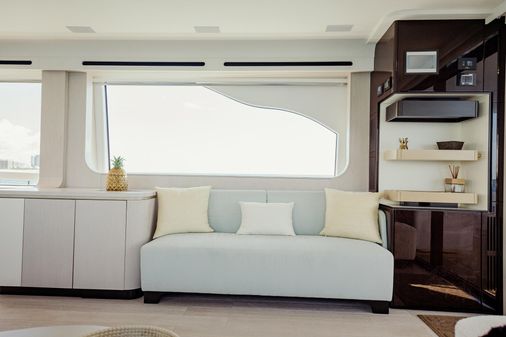 Azimut 78 Flybridge image