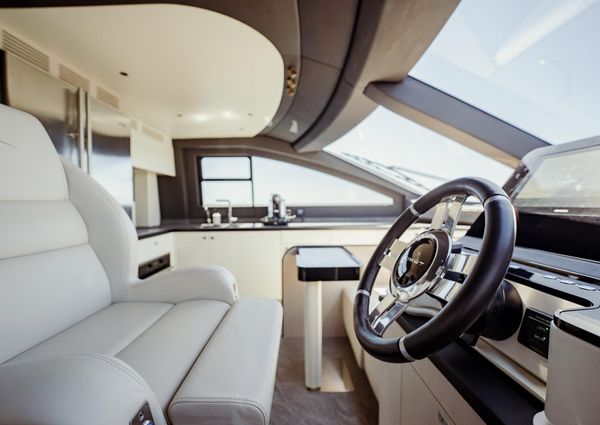 Azimut 78 Flybridge image