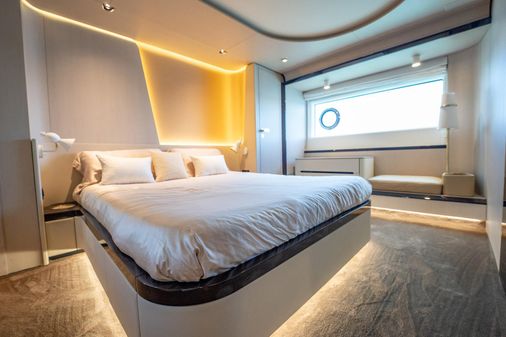 Azimut 78 Flybridge image