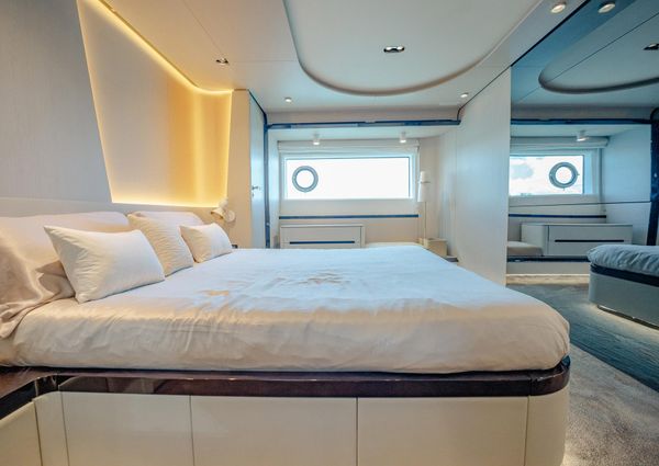 Azimut 78 Flybridge image