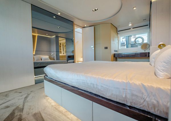 Azimut 78 Flybridge image