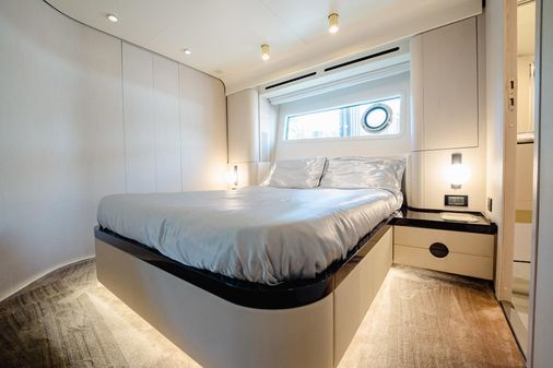 Azimut 78 Flybridge image