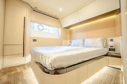 Azimut 78 Flybridge image