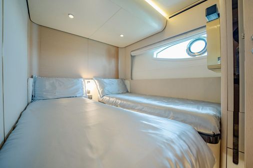 Azimut 78 Flybridge image