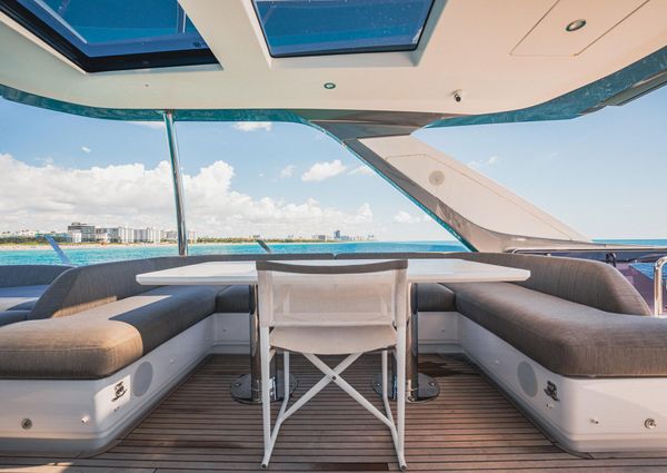 Azimut 78 Flybridge image