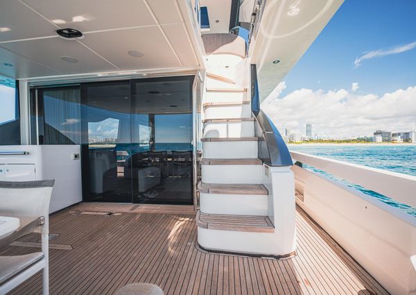 Azimut 78 Flybridge image