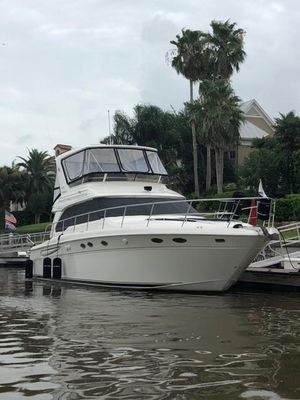 Sea Ray 480 Sedan - main image