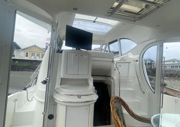 Carver 564 Cockpit Motor Yacht image