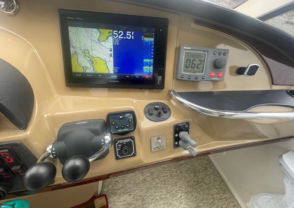 Carver 564 Cockpit Motor Yacht image