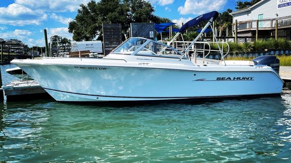 Sea Hunt Escape 220 LE 