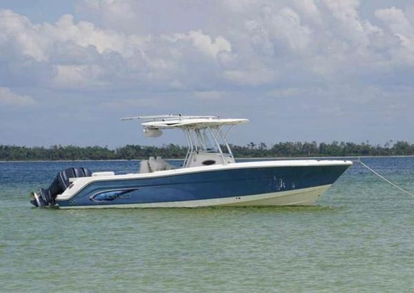 Robalo R300-CENTER-CONSOLE image