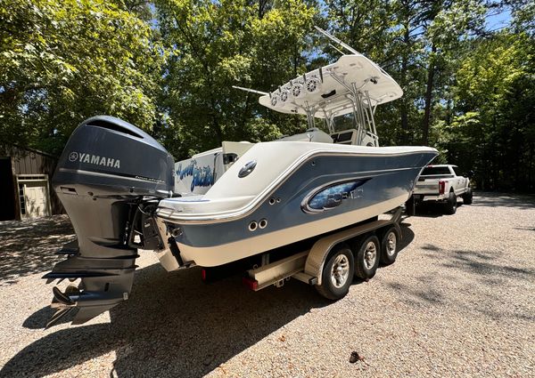 Robalo R300-CENTER-CONSOLE image