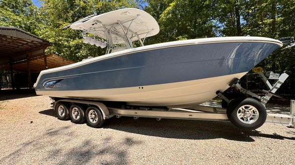 Robalo R300 Center Console 