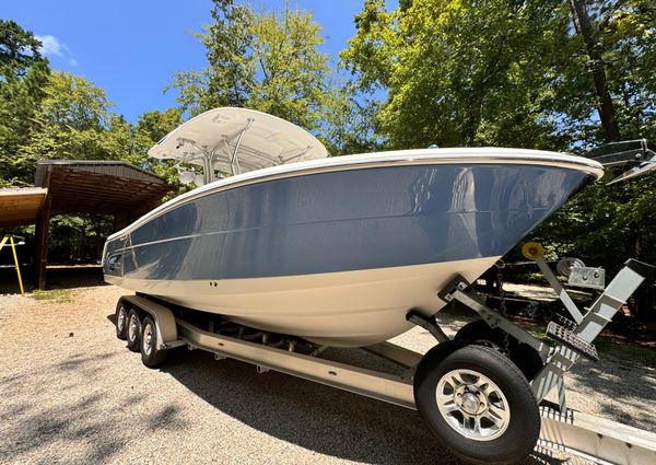 Robalo R300-CENTER-CONSOLE image