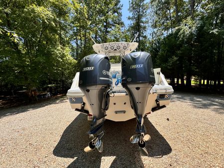 Robalo R300 Center Console image