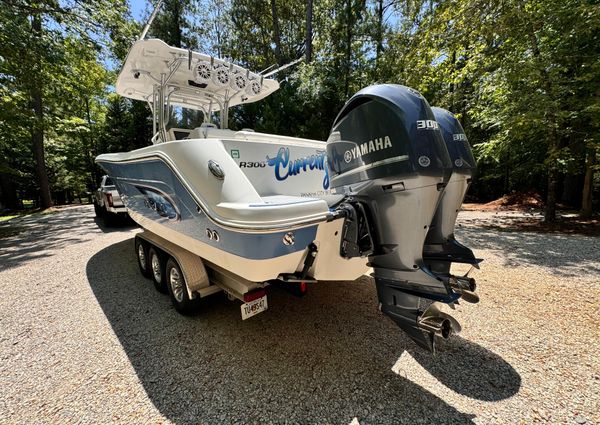 Robalo R300-CENTER-CONSOLE image