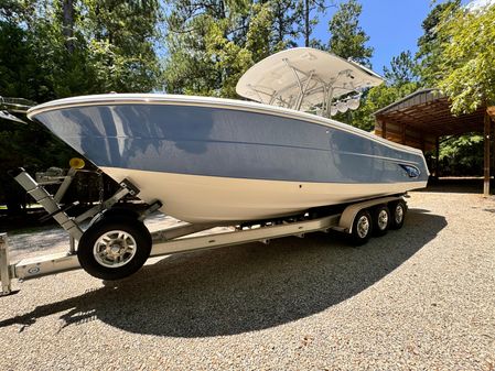 Robalo R300-CENTER-CONSOLE image