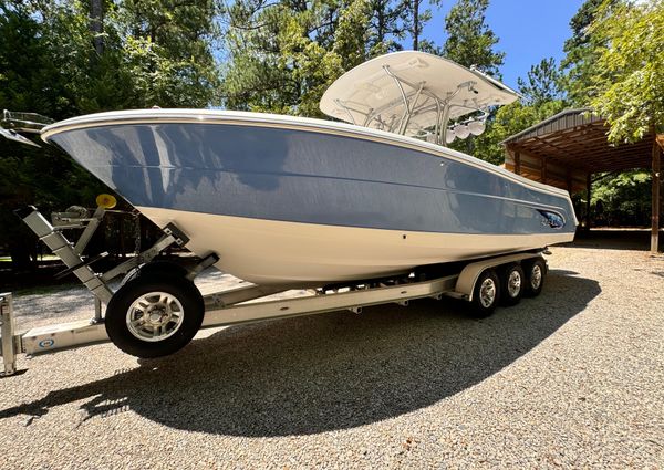 Robalo R300 Center Console image