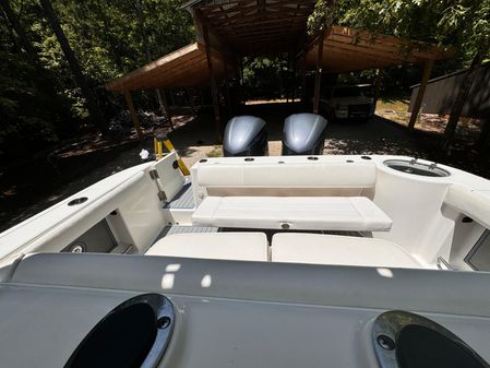 Robalo R300-CENTER-CONSOLE image