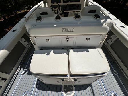 Robalo R300-CENTER-CONSOLE image