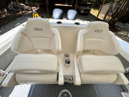 Robalo R300-CENTER-CONSOLE image