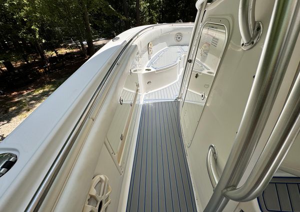 Robalo R300-CENTER-CONSOLE image