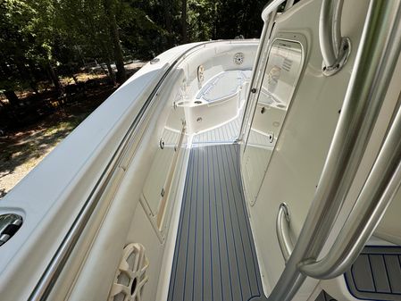 Robalo R300-CENTER-CONSOLE image