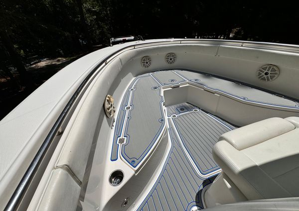 Robalo R300-CENTER-CONSOLE image