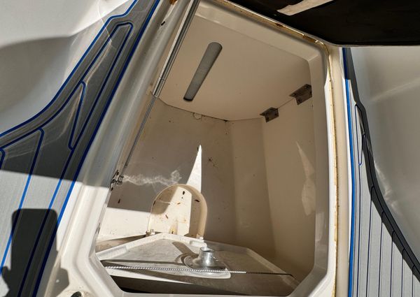 Robalo R300-CENTER-CONSOLE image