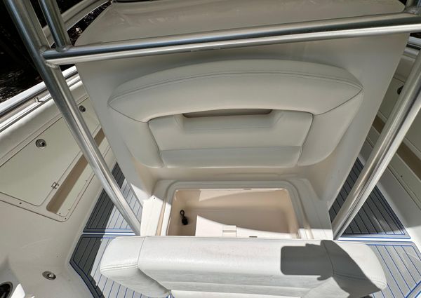 Robalo R300-CENTER-CONSOLE image