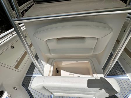 Robalo R300-CENTER-CONSOLE image