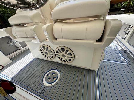 Robalo R300 Center Console image