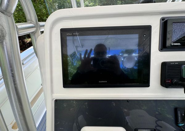 Robalo R300-CENTER-CONSOLE image