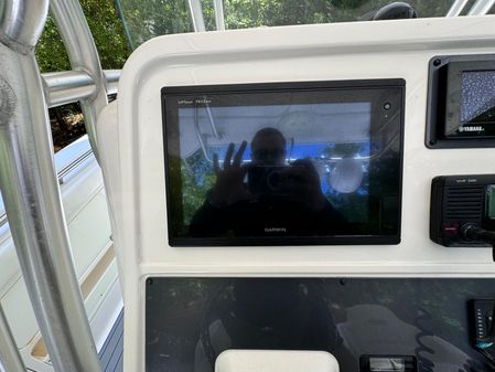 Robalo R300-CENTER-CONSOLE image