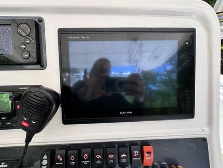 Robalo R300 Center Console image