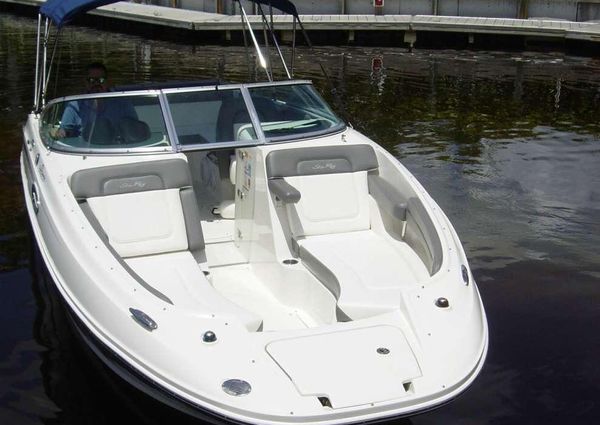 Sea Ray 260 Sundeck image