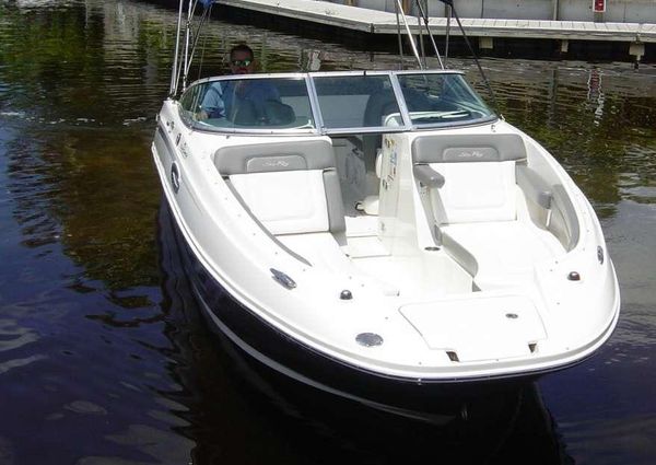 Sea Ray 260 Sundeck image