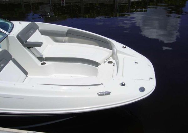 Sea Ray 260 Sundeck image