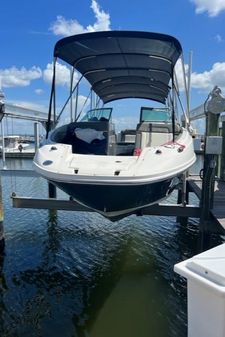 Sea Ray 260 Sundeck image