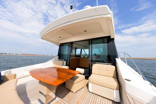 Tiara Yachts 50 Coupe image