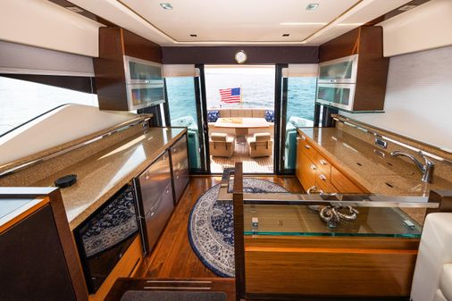 Tiara Yachts 50 Coupe image