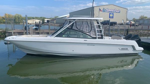 Boston Whaler 270 Vantage 