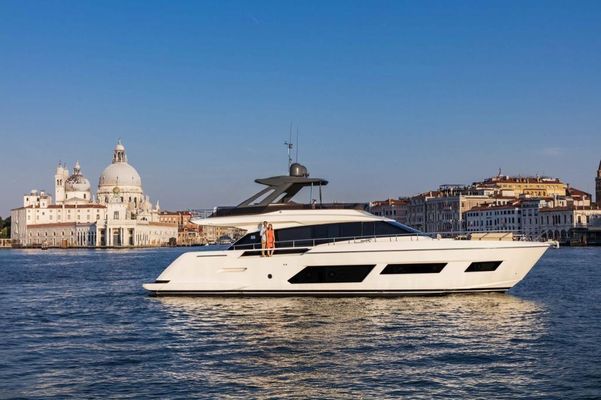 Ferretti-yachts 670 - main image