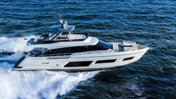 Ferretti Yachts 670