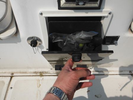 Boston Whaler 18 Ventura image