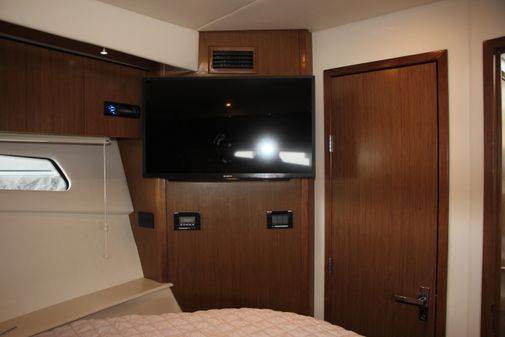 Cruisers Yachts 41 Cantius image