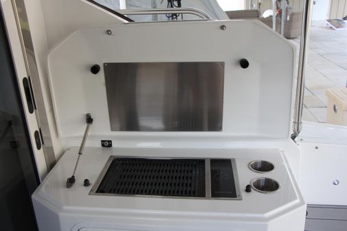 Cruisers Yachts 41 Cantius image