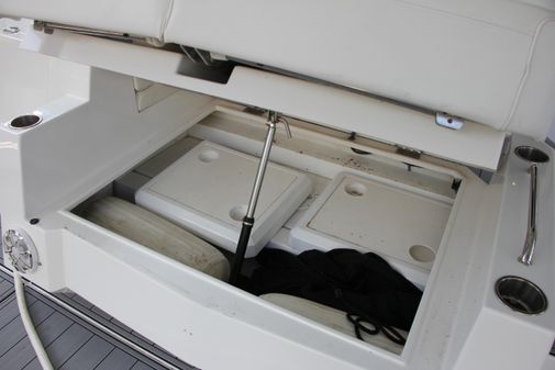 Cruisers Yachts 41 Cantius image